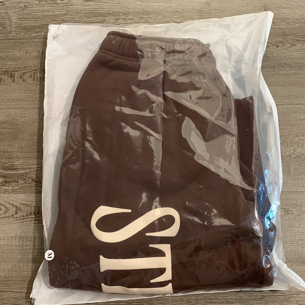 Strawberry Milk Mob - Brown Sweat Set - Picture 6 of 7